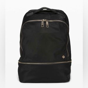 NWT Lululemon City Adventurer Backpack II BLACK AND GOLD 🍋🦄